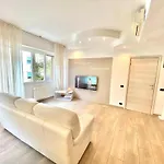 Milano Bocconi Home, Moderna Ed Elegante, Spazioso E Luminoso, Con Due Camere E Due Bagni