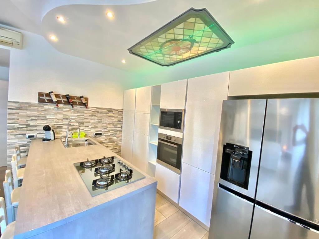 Bocconi Home, Moderna Ed Elegante, Spazioso E Luminoso, Con Due E Due Bagni Appartement *