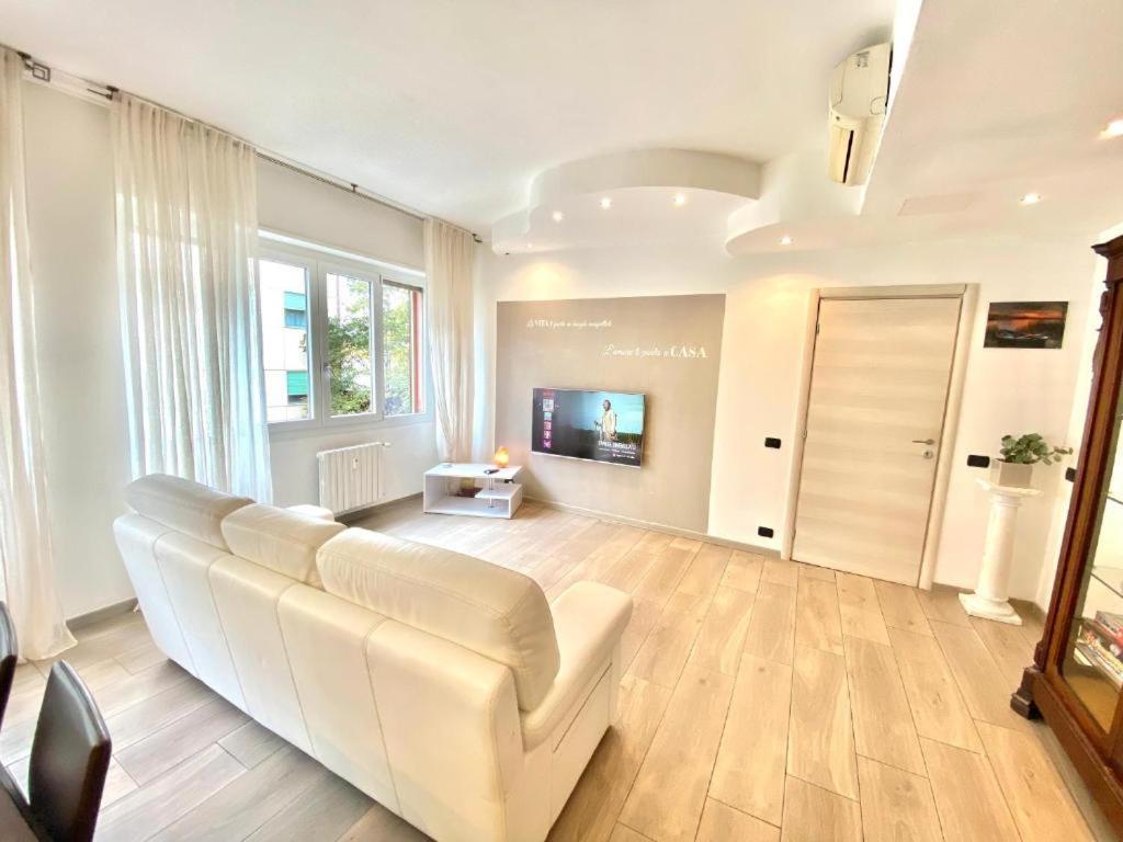 Bocconi Home, Moderna Ed Elegante, Spazioso E Luminoso, Con Due E Due Bagni Appartement *