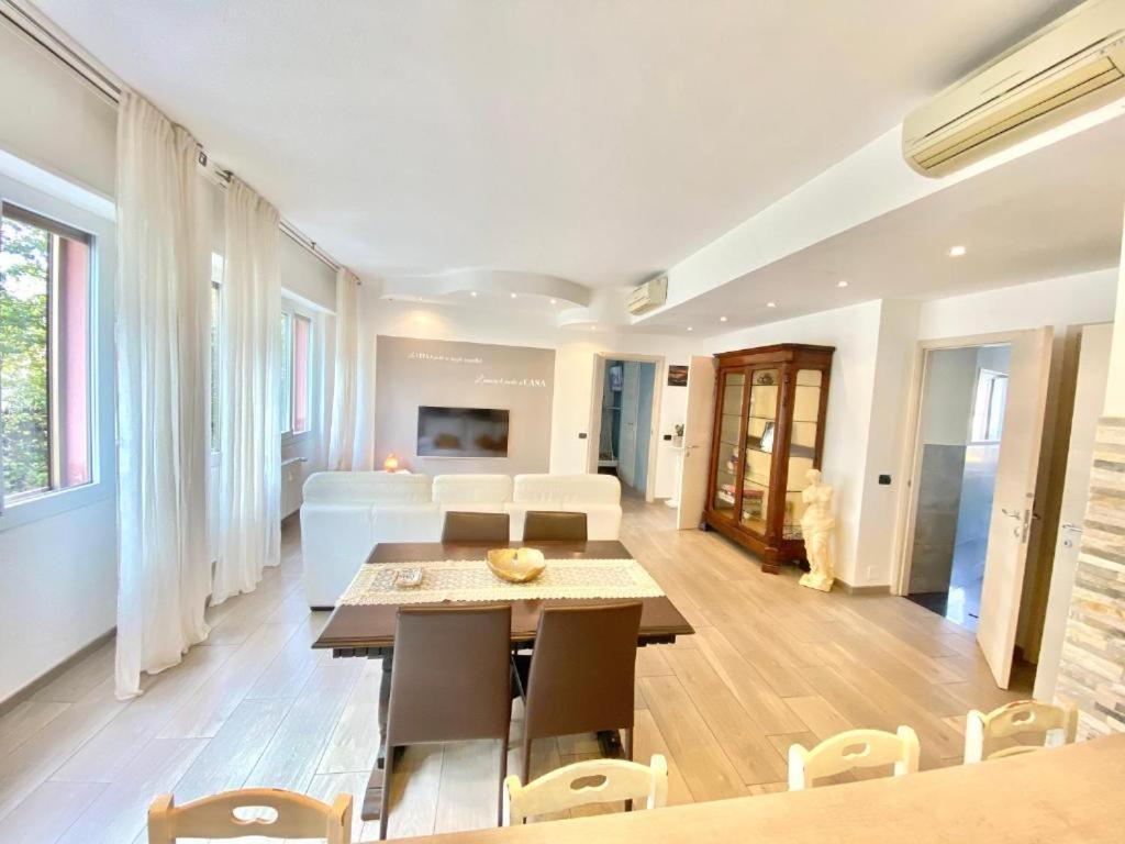 Appartement Bocconi Home, Moderna Ed Elegante, Spazioso E Luminoso, Con Due E Due Bagni *