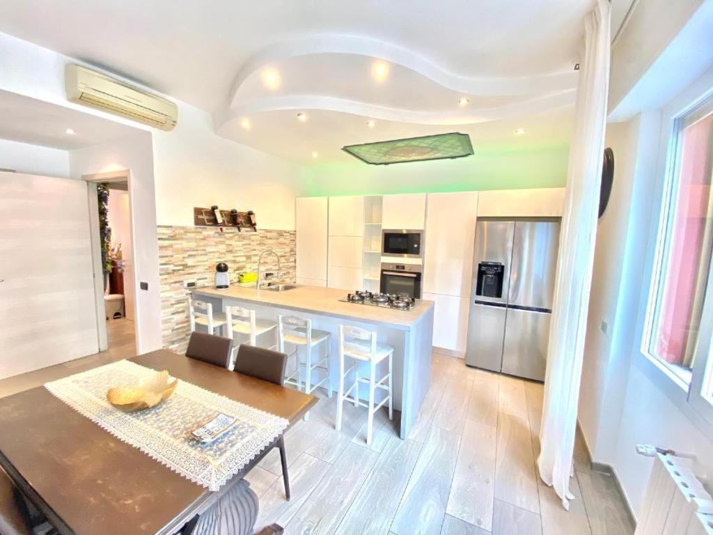 Appartement Bocconi Home, Moderna Ed Elegante, Spazioso E Luminoso, Con Due E Due Bagni