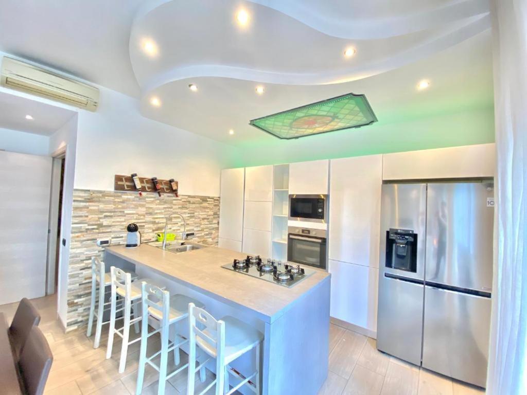 Bocconi Home, Moderna Ed Elegante, Spazioso E Luminoso, Con Due E Due Bagni
